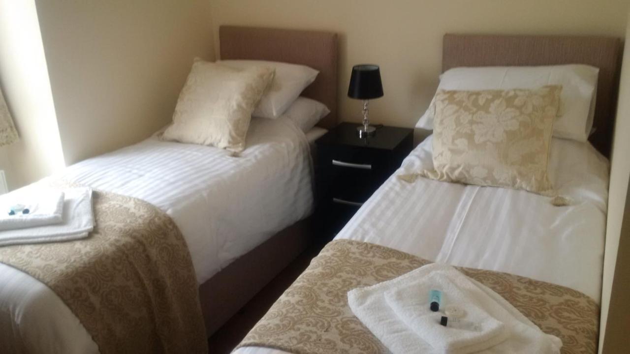 Bed and Breakfast The Edinburgh Castle Holyhead Exteriér fotografie