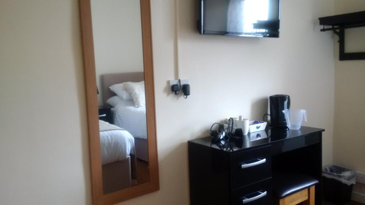 Bed and Breakfast The Edinburgh Castle Holyhead Exteriér fotografie