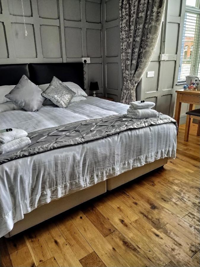 Bed and Breakfast The Edinburgh Castle Holyhead Exteriér fotografie